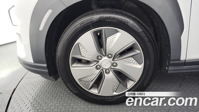 Hyundai Kona Premium - фото 4