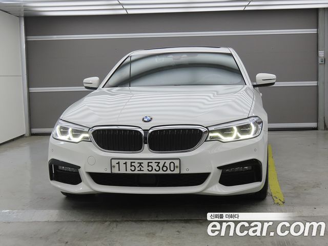 BMW 5-Series G30 520d xDrive M Sport Package Plus - фото 1