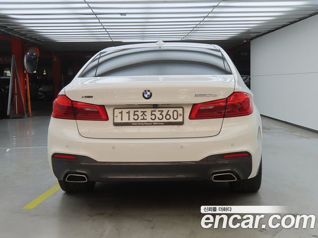 BMW 5-Series G30 520d xDrive M Sport Package Plus - фото 2