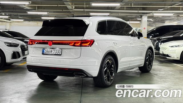 Volkswagen Touareg 3-го поколения 3.0 TDI Prestige - фото 1