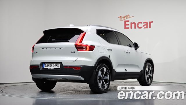 Volvo XC40 B4 Ultimate Bright - фото 1