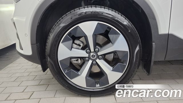Volvo XC40 B4 Ultimate Bright - фото 4