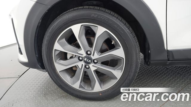 Kia Stonic 1.4 Prestige - фото 3