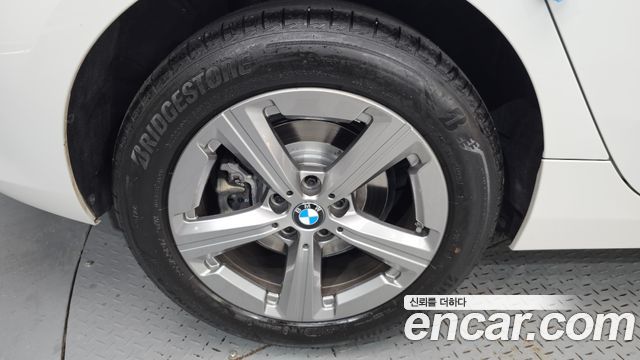 BMW 2-Series U06 220i Advantage - фото 4