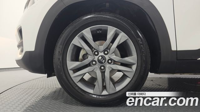 Kia Seltos Diesel 1.6 2WD Prestige - фото 4
