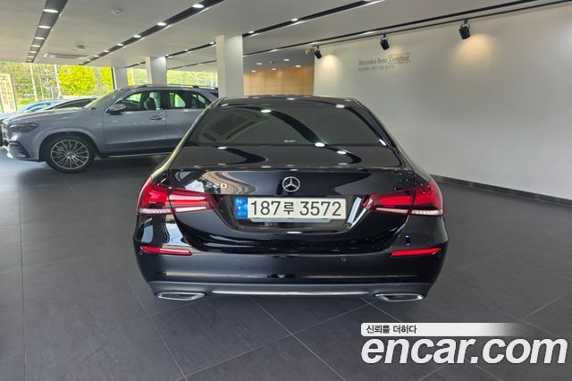 Mercedes-Benz A-Class W177 A220 Sedan - фото 3