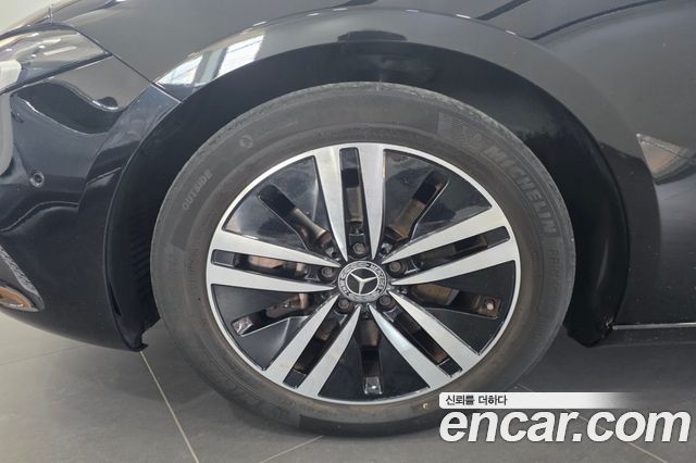 Mercedes-Benz A-Class W177 A220 Sedan - фото 4