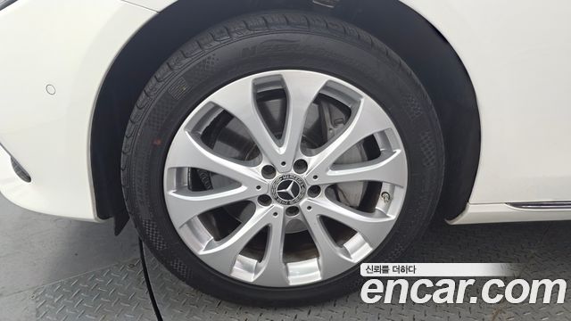 Mercedes-Benz E-Class W213 E300 4MATIC Exclusive - фото 4