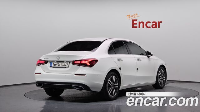 Mercedes-Benz A-Class W177 A220 Sedan - фото 0
