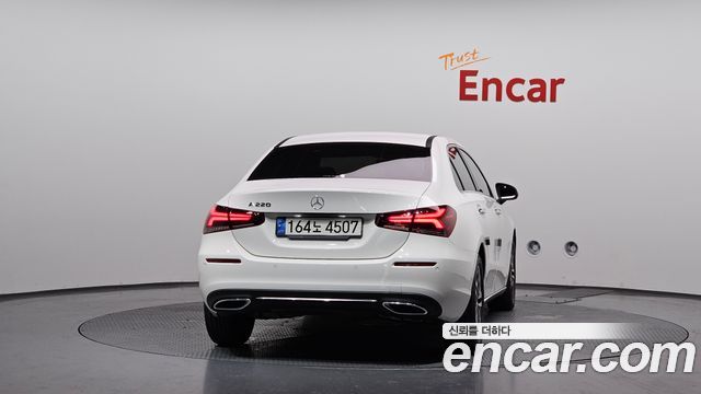 Mercedes-Benz A-Class W177 A220 Sedan - фото 2