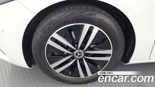 Mercedes-Benz A-Class W177 A220 Sedan - фото 3