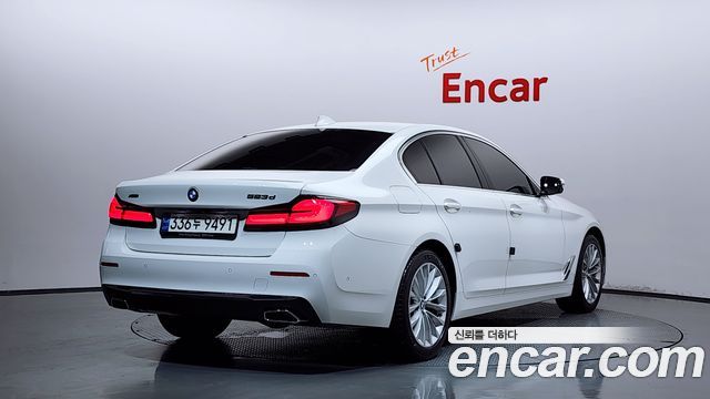 BMW 5-Series G30 523d xDrive Luxury - фото 1
