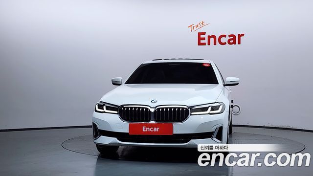 BMW 5-Series G30 523d xDrive Luxury - фото 2