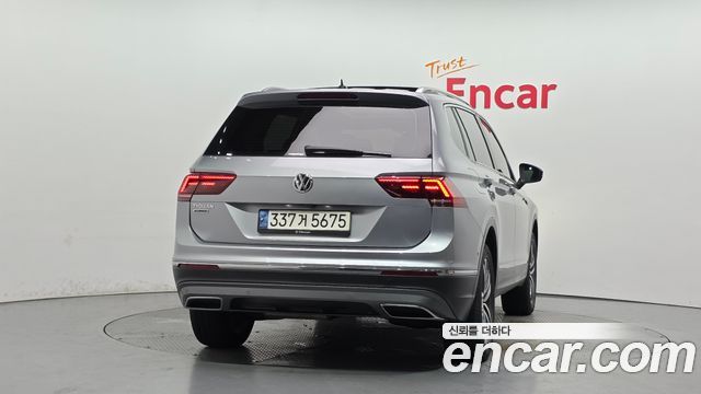 Volkswagen Tiguan 2.0 TDI Prestige - фото 3