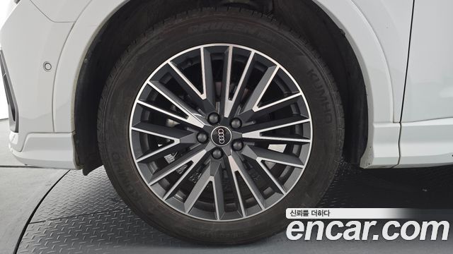 Audi Q3 F3 35 TDI Premium - фото 3