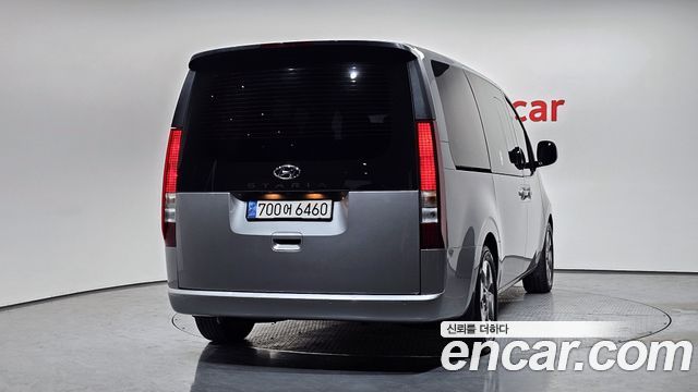 Hyundai Staria Tourer 11-Seater Modern - фото 2