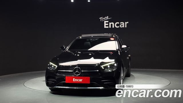 Mercedes-Benz E-Class W213 E350 4MATIC AMG Line - фото 2