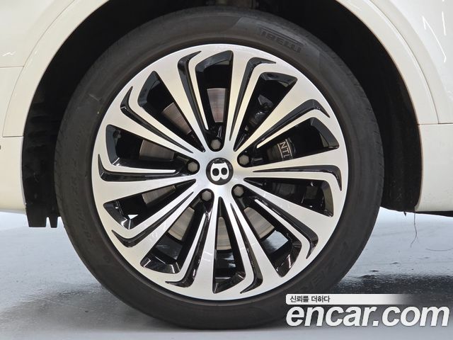 Bentley Bentayga 4.0 V8 Azure - фото 4