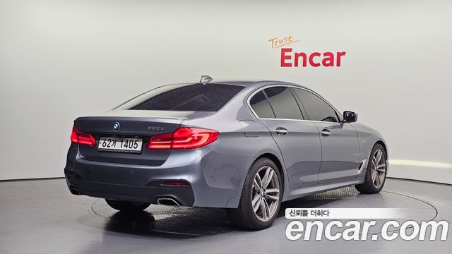 BMW 5-Series G30 520d M Sport Package Plus - фото 1