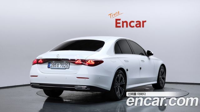 Mercedes-Benz E-Class W214 E200 Avantgarde Limited - фото 1