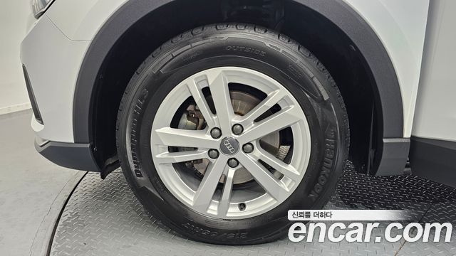 Audi Q3 F3 35 TDI - фото 4