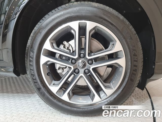 Audi Q5 40 TFSI Quiattro Advanced - фото 4