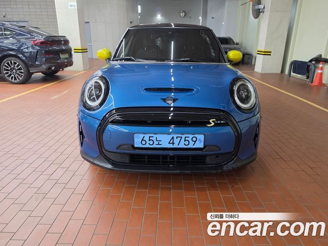 Mini Cooper SE Electric 3rd - фото 0