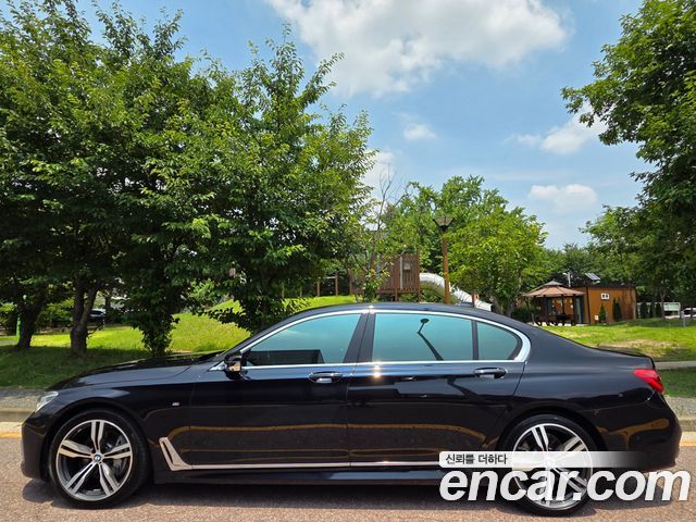 BMW 7-Series G11 740Li xDrive M Sport Package - фото 2