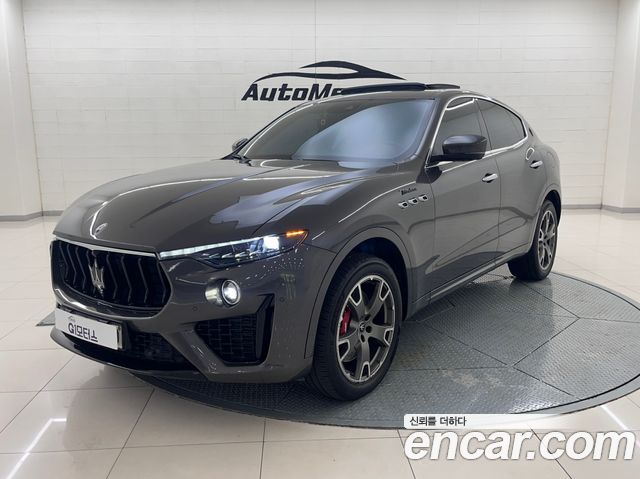 Maserati Levante 3.0 AWD Modena - фото 1