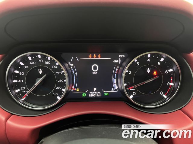 Maserati Levante 3.0 AWD Modena - фото 3