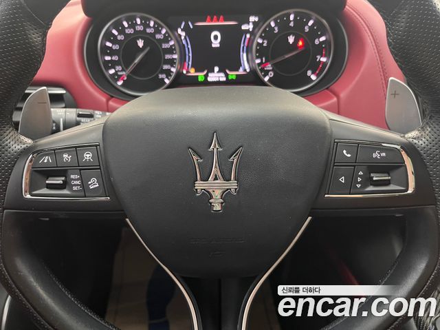 Maserati Levante 3.0 AWD Modena - фото 4
