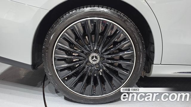 Mercedes-Benz E-Class W214 E300 4MATIC AMG Line Premiere Special - фото 4