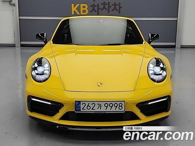 Porsche 911 Carrera 4 GTS Cabriolet - фото 1