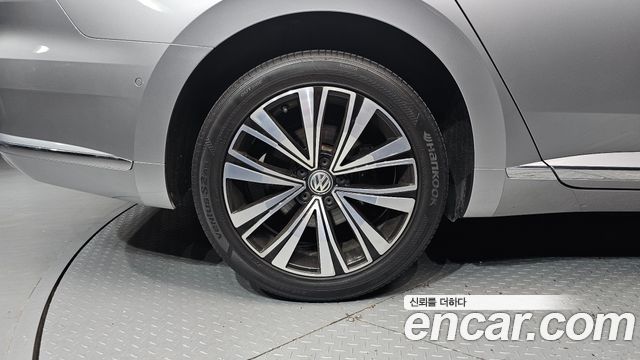 Volkswagen Arteon 2.0 TDI Premium - фото 4