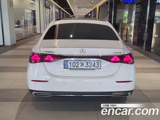 Mercedes-Benz E-Class W214 E220d 4MATIC Exclusive - фото 3