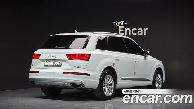 Audi Q7 45 TFSI Quattro - фото 1