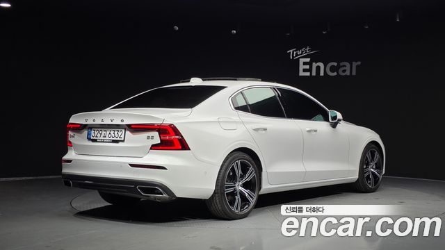 Volvo S60 3-го поколения B5 Inscription - фото 1