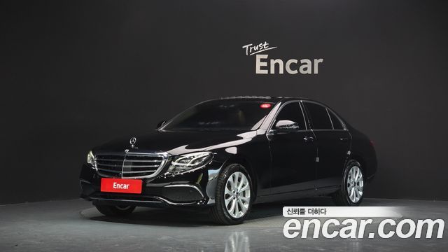 Mercedes-Benz E-Class W213 E300 4MATIC Exclusive - фото 0