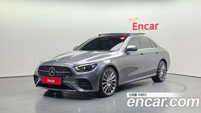 Mercedes-Benz E-Class W213 E350 4MATIC AMG Line - фото 0
