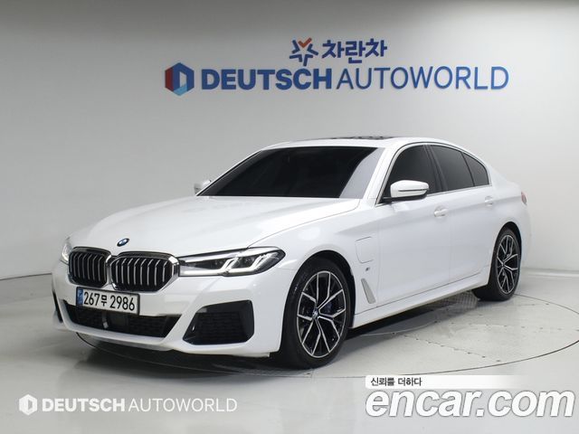 BMW 5-Series G30 530e M Sport - фото 0