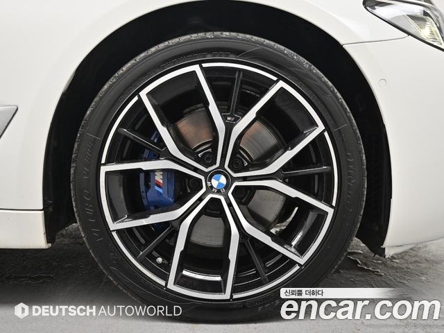 BMW 5-Series G30 530e M Sport - фото 4