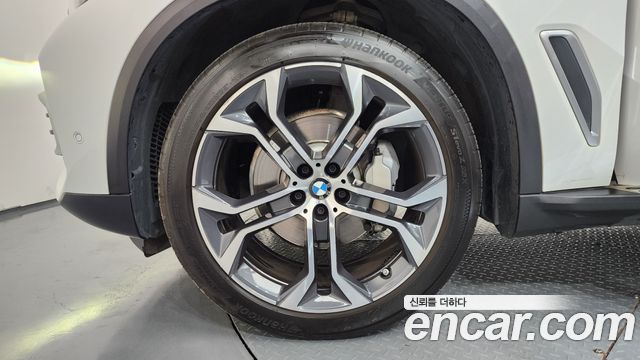 BMW X5 G05 xDrive 40i xLine - фото 4