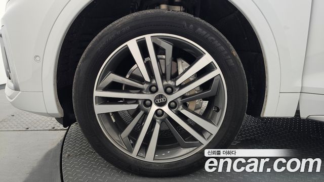 Audi Q5 FY 40 TDI Quattro Premium - фото 4