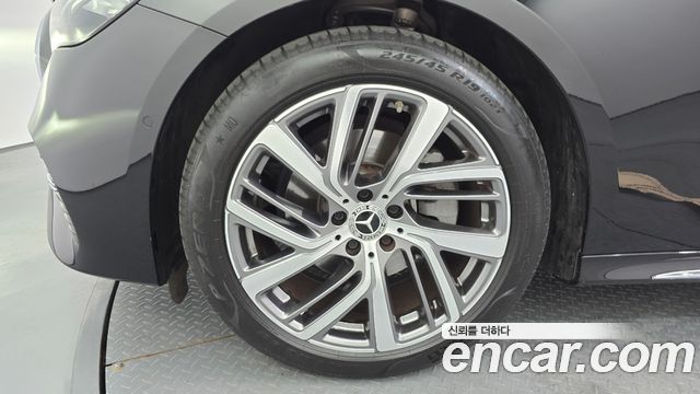 Mercedes-Benz E-Class W214 E220d 4MATIC Exclusive - фото 4