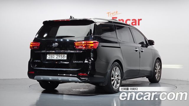 Kia Carnival Новый 7-Seater Limousine President - фото 1