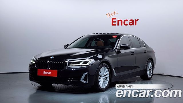 BMW 5-Series G30 520i Luxury - фото 0