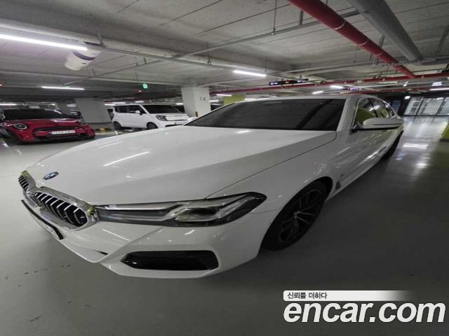 BMW 5-Series G30 520i M Sport - фото 2
