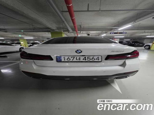 BMW 5-Series G30 520i M Sport - фото 4