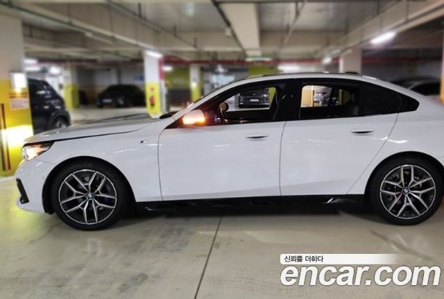 BMW 5-Series G60 520i M Sport - фото 1