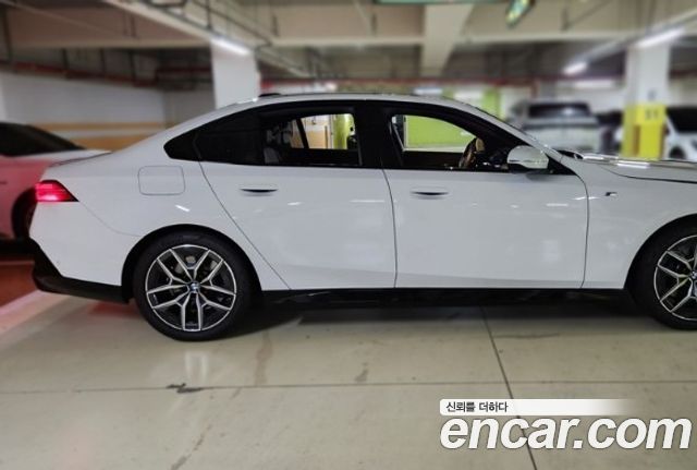 BMW 5-Series G60 520i M Sport - фото 2